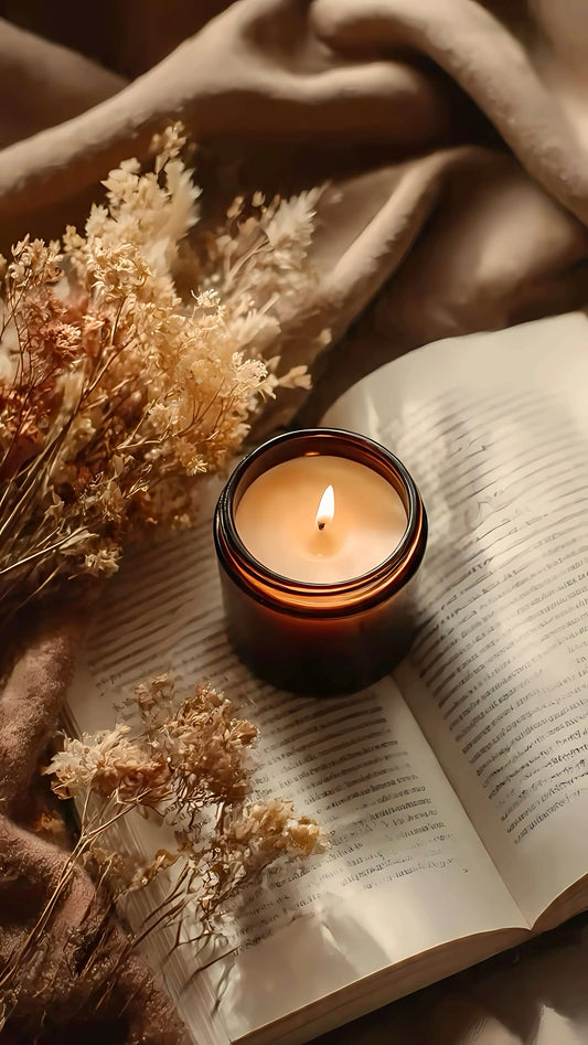 The Evening Unwind: Bir Mumla Günü Yavaşlatma Sanatı